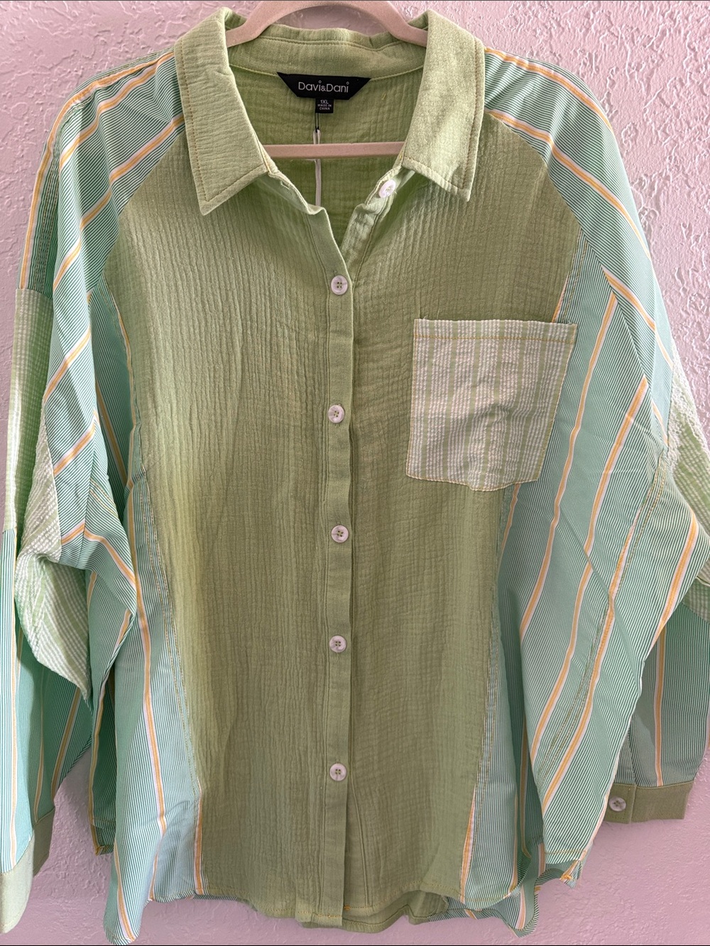 DAVI & DANI 1X Oversized Two-Tone Light Green Button-Down Shirt New